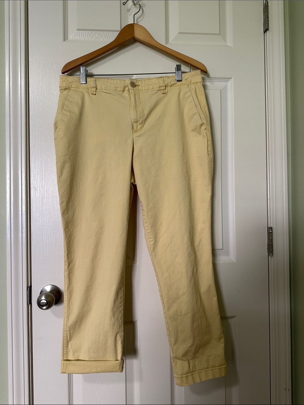GAP girlfriend khaki